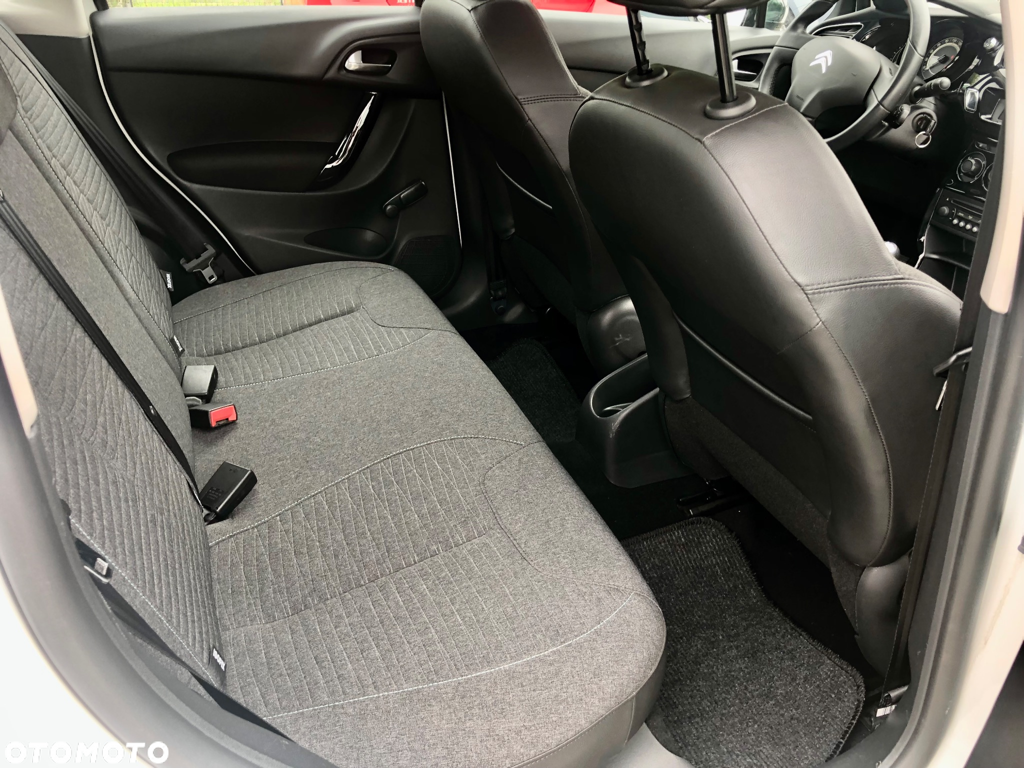 Citroën C3 1.2 PureTech Exclusive - 21