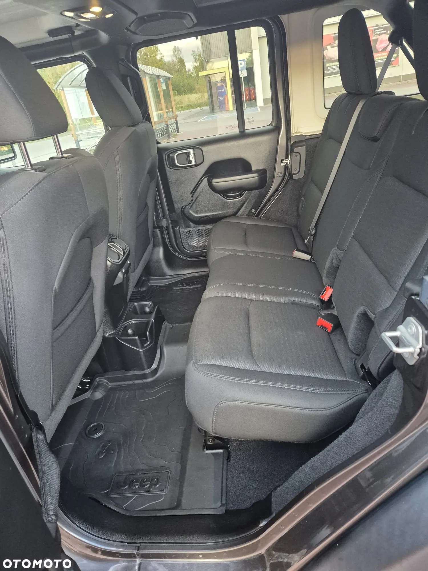 Jeep Wrangler Unlimited Hard-Top 3.6 Automatik Black Edition - 12