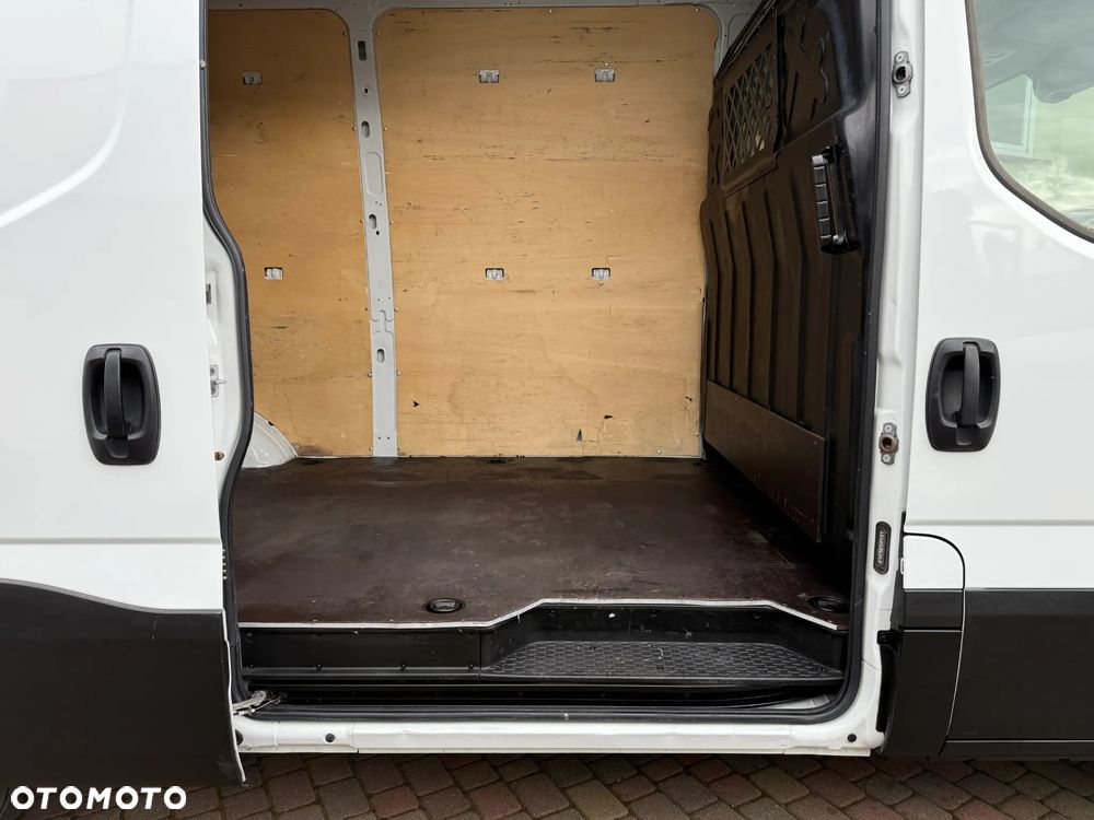Iveco Daily L3H2 - 28