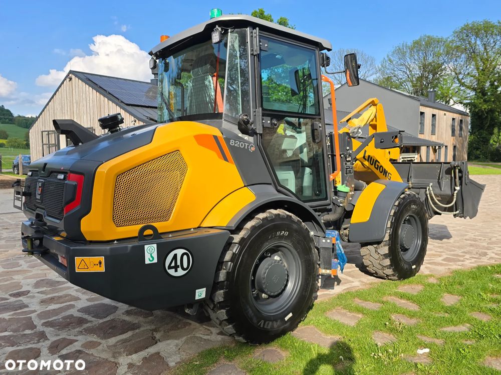 Liu Gong 820T - 3