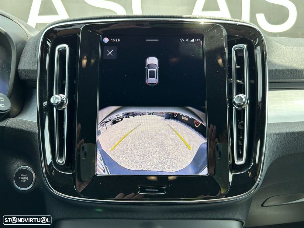 Volvo XC 40 2.0 B3 Plus Dark - 21
