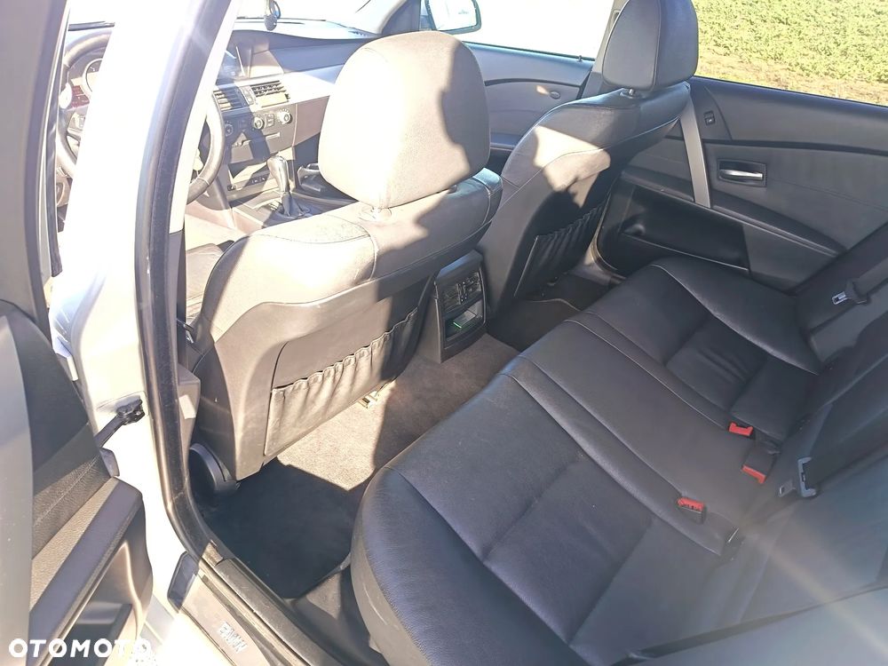 BMW Seria 5 525d - 6