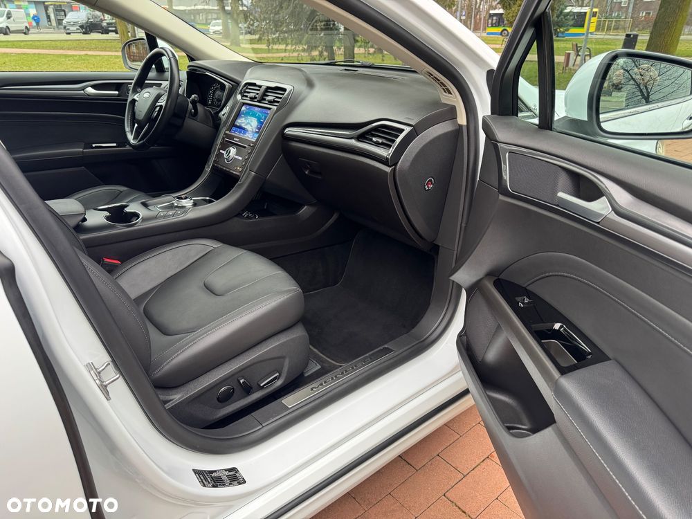 Ford Mondeo 2.0 TDCi Titanium PowerShift - 28