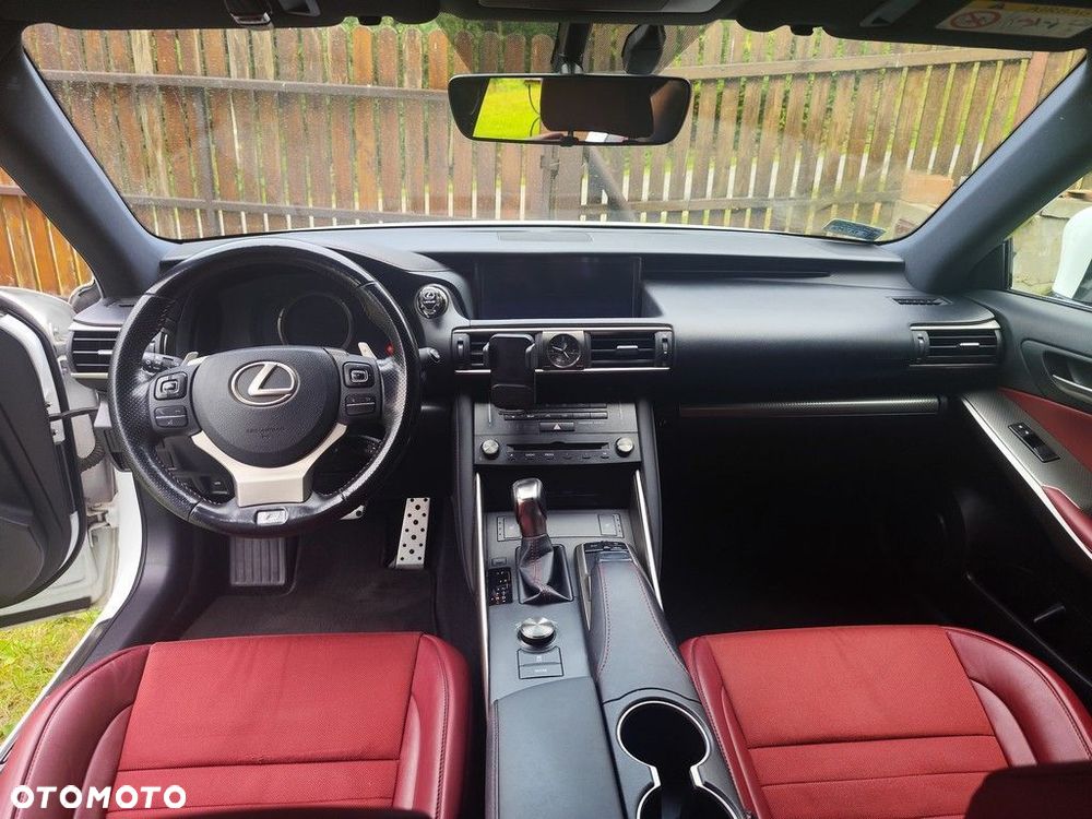 Lexus IS 200t F Sport - 28