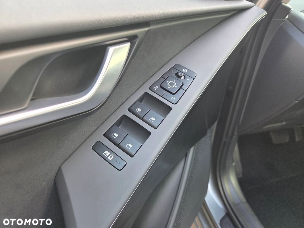 Kia Niro 1.6 GDI Hybrid L - 17
