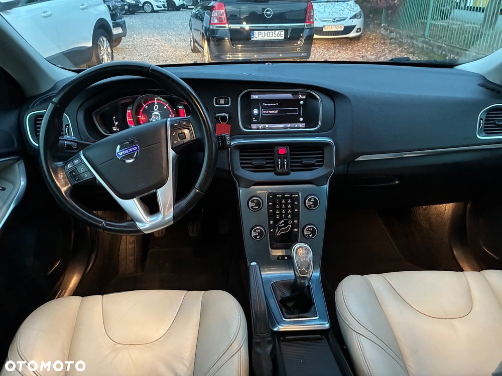 Volvo V40 D2 - 12