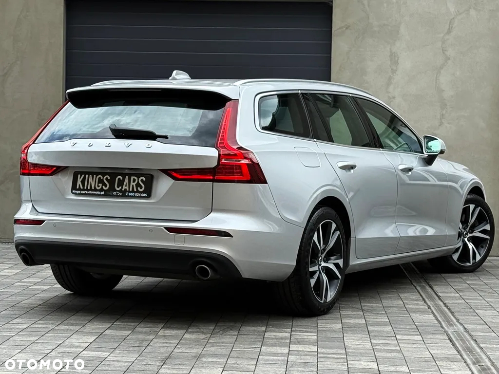 Volvo V60 B3 B DKG Momentum - 4