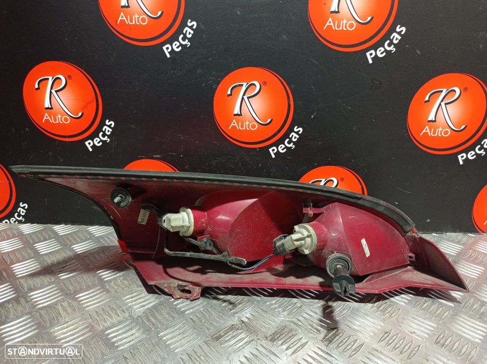 Farolim Stop Esq Ford Focus (Daw, Dbw) - 3