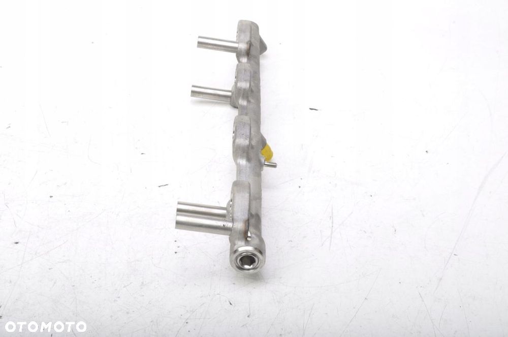 BMW F44 M235i 2.0 LISTWA WTRYSKOWA 8665633 21R - 3