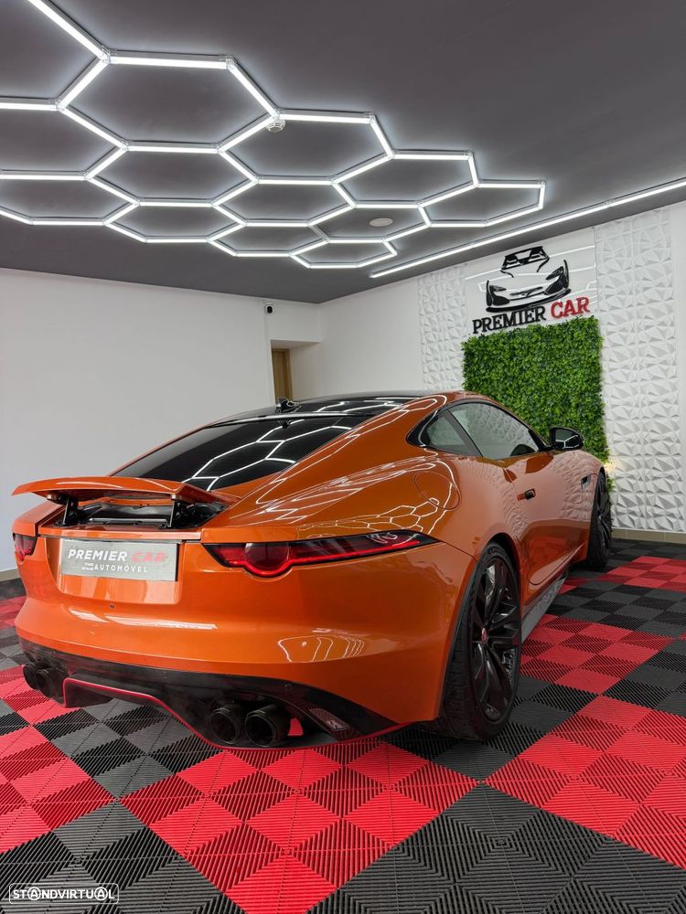 Jaguar F-Type 5.0 V8 S/C SVR AWD - 17