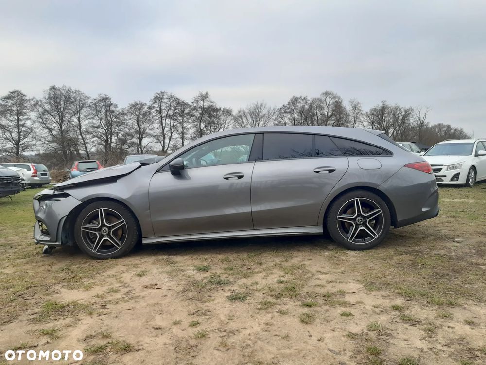 Mercedes-Benz CLA 200 AMG Line - 3