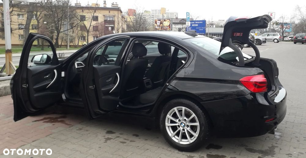 BMW Seria 3 318i - 9