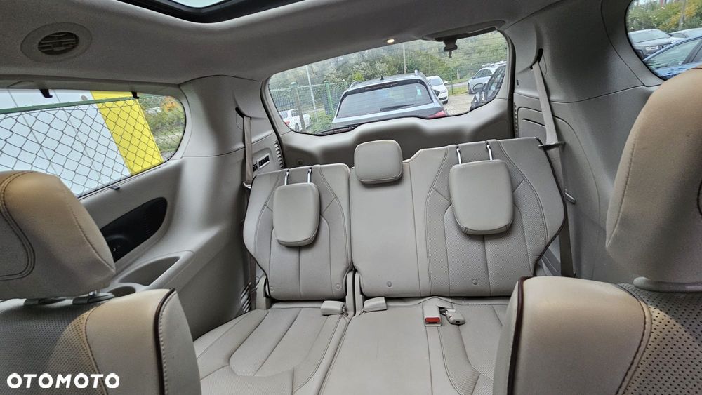 Chrysler Pacifica - 13