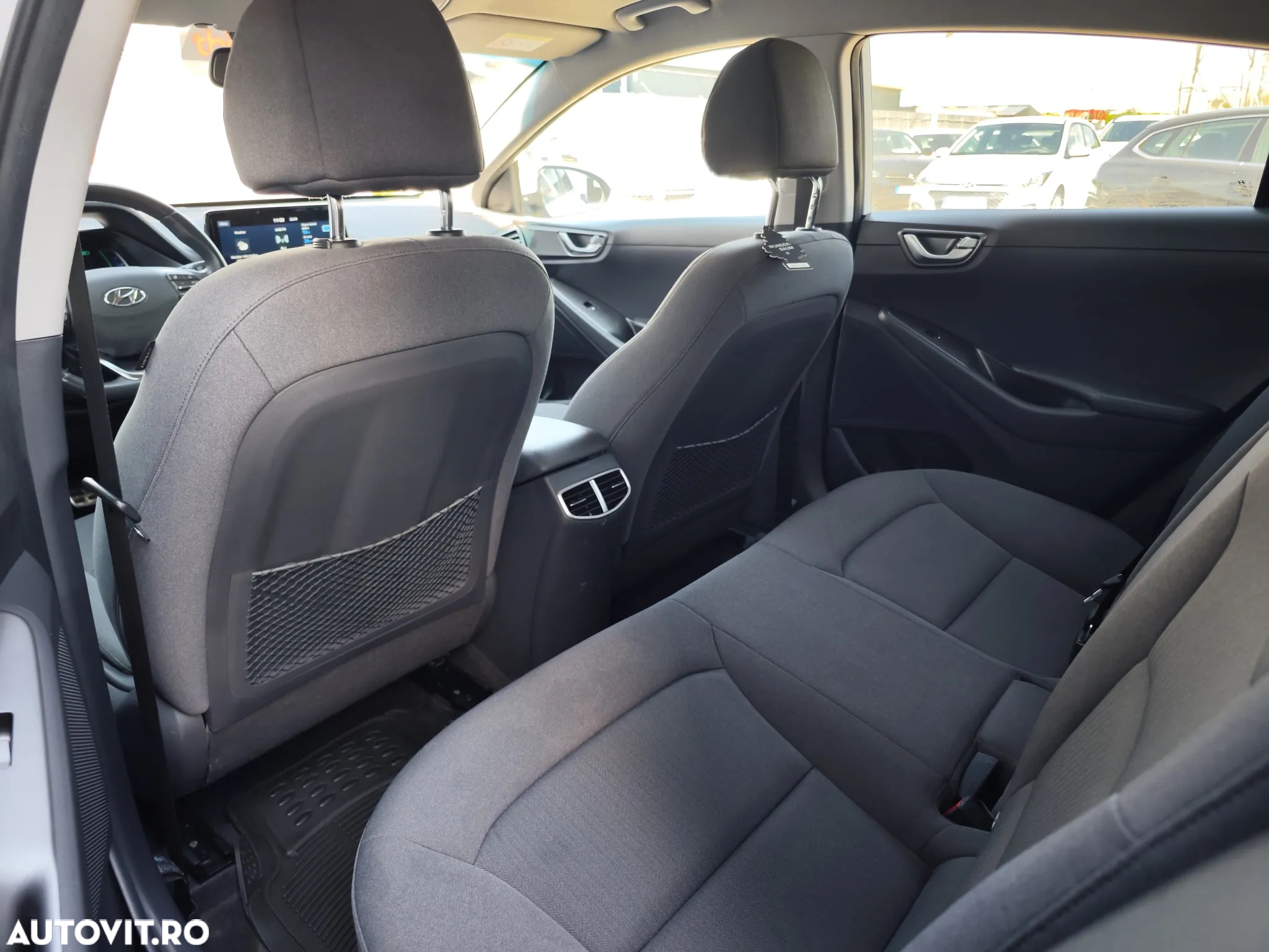 Hyundai IONIQ Plug-In 141CP Exclusive - 12
