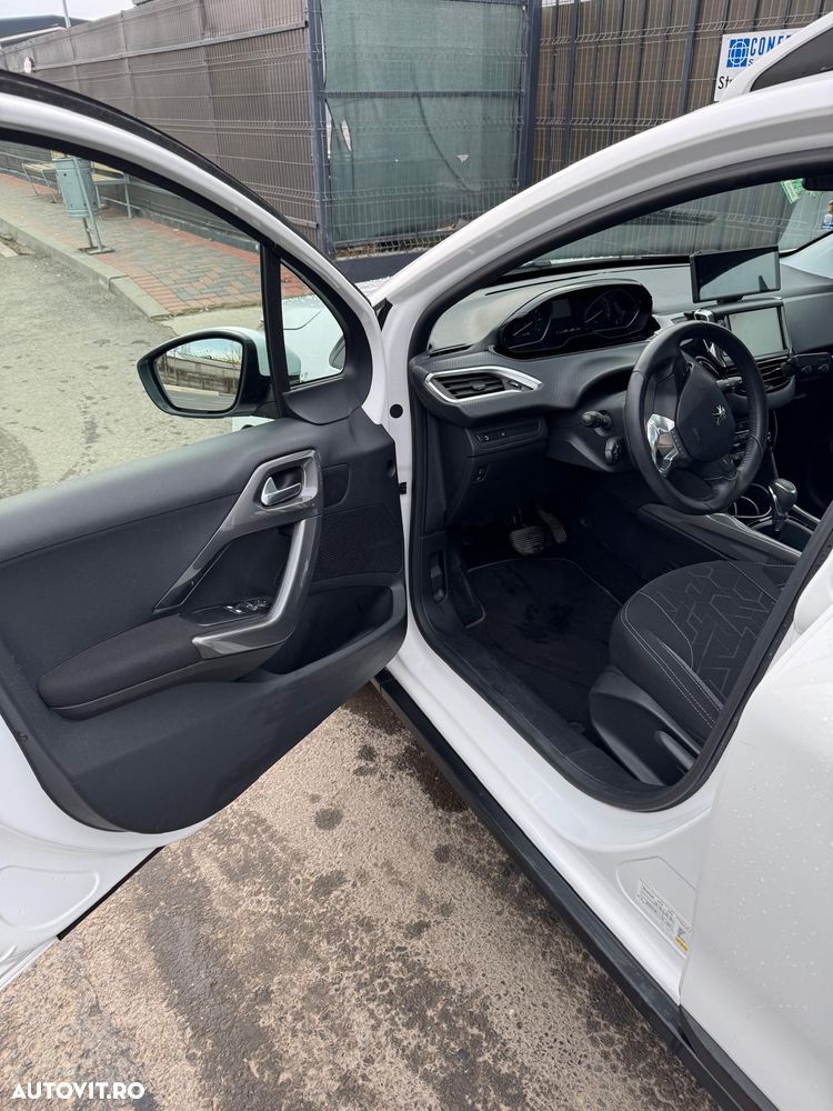 Peugeot 2008 1.2 PureTech Turbo EAT6 S&S Allure - 7