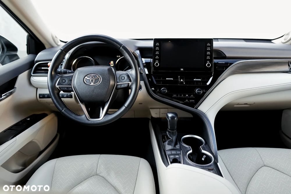 Toyota Camry 2.5 Hybrid Executive CVT - 11