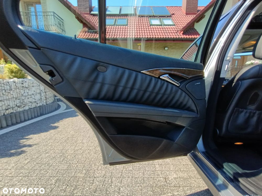 Mercedes-Benz Klasa E 300 BLUETEC Avantgarde - 30