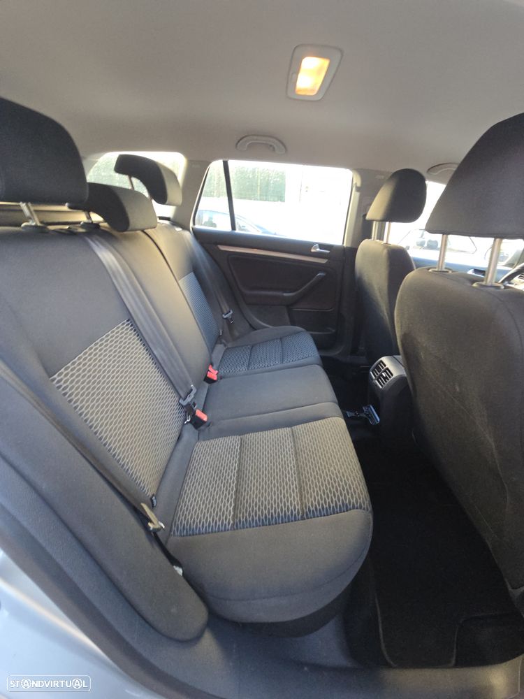 VW Golf Variant 1.6 TDi Confortline - 30