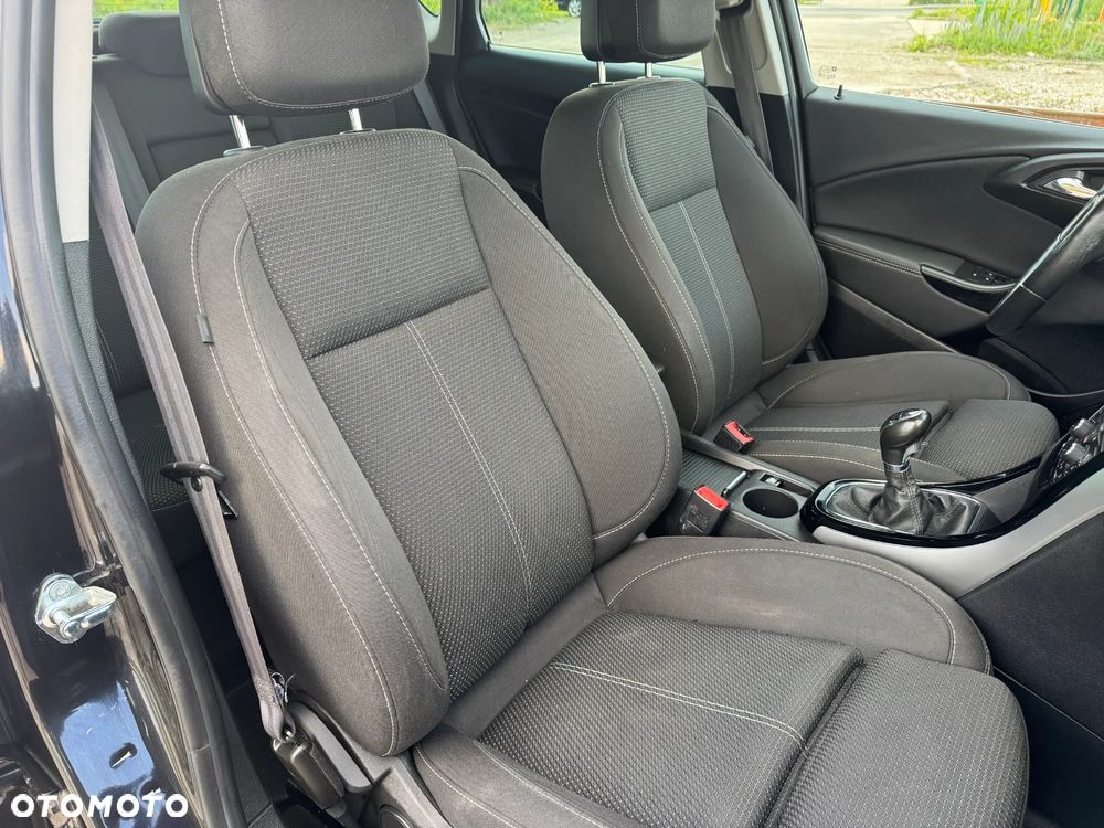 Opel Astra 1.4 Turbo Exklusiv - 22