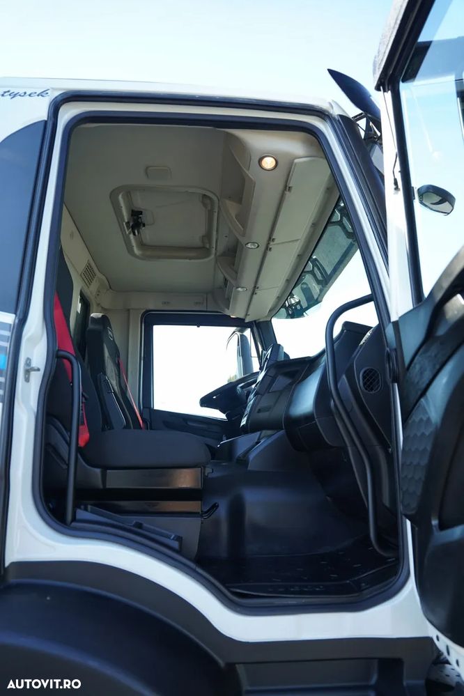 Iveco X-WAY 480 / 8X4 / BASCULATOR DUBLU / BANCĂ LATERALĂ HIDRODOXICĂ / PERDĂ ELECTRICĂ / ANVELOPE 100% / - 38