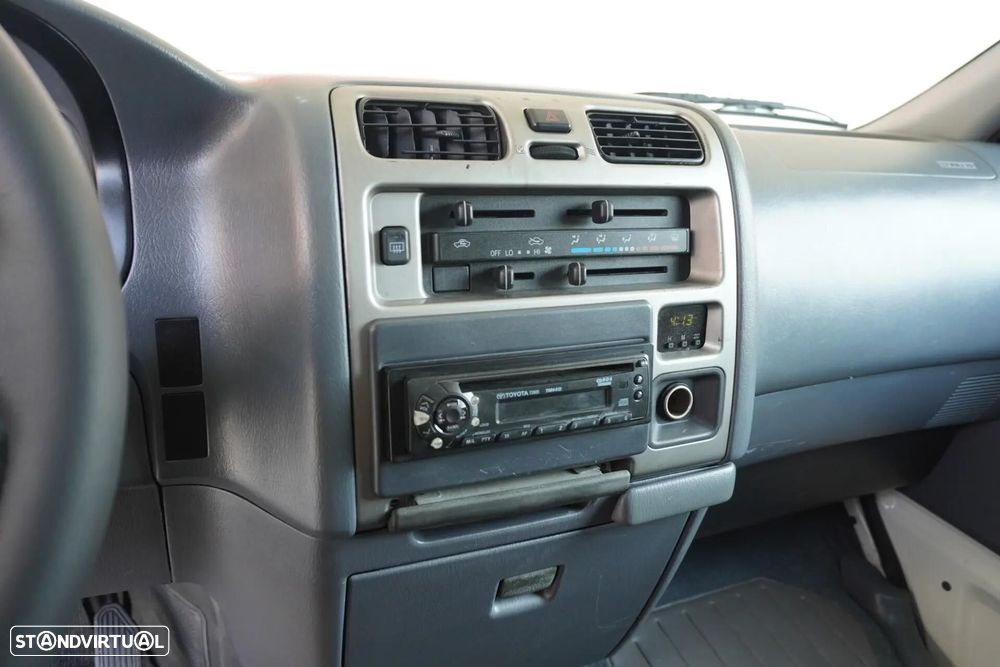 Toyota HiAce 2.5 D-4D Service 2.8T - 14