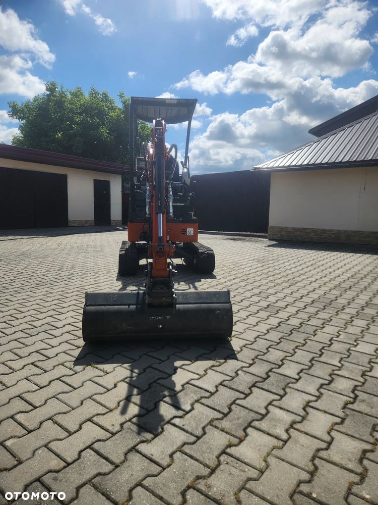 Hitachi ZX17U-6 - 13