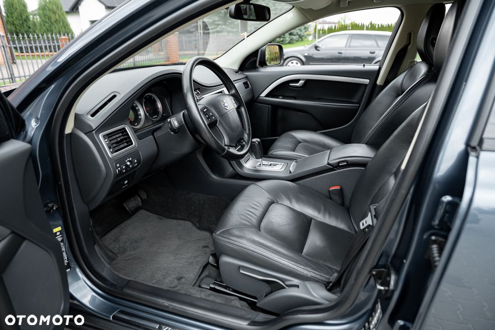 Volvo XC 70 D5 AWD Momentum - 15