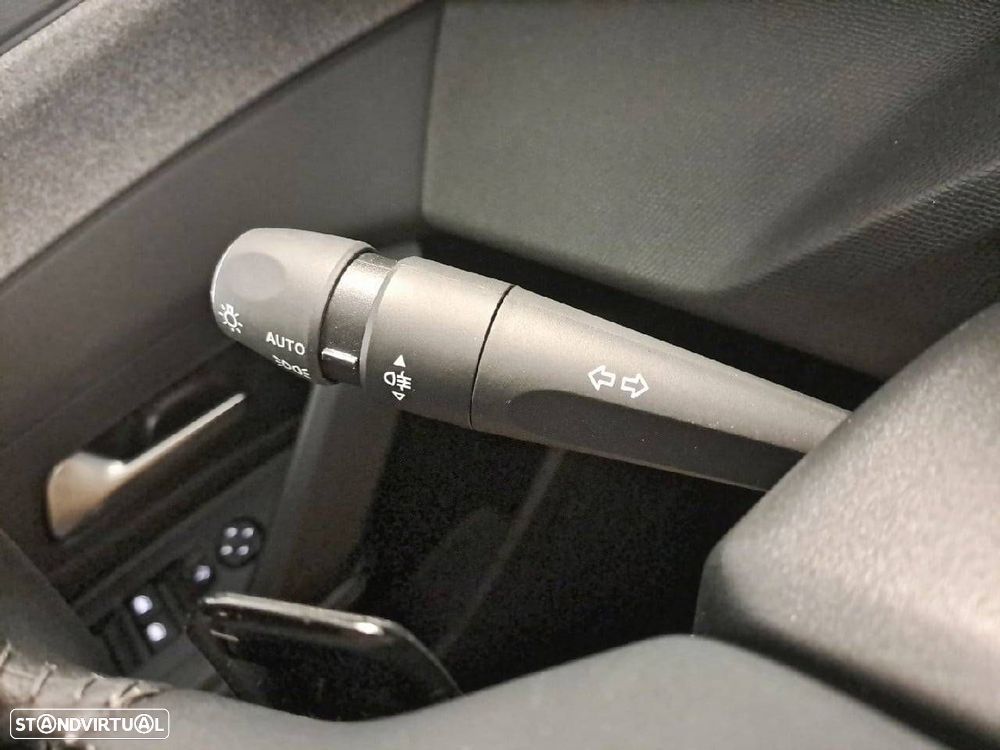 Peugeot 408 1.2 Hybrid Allure e-DCS6 - 14