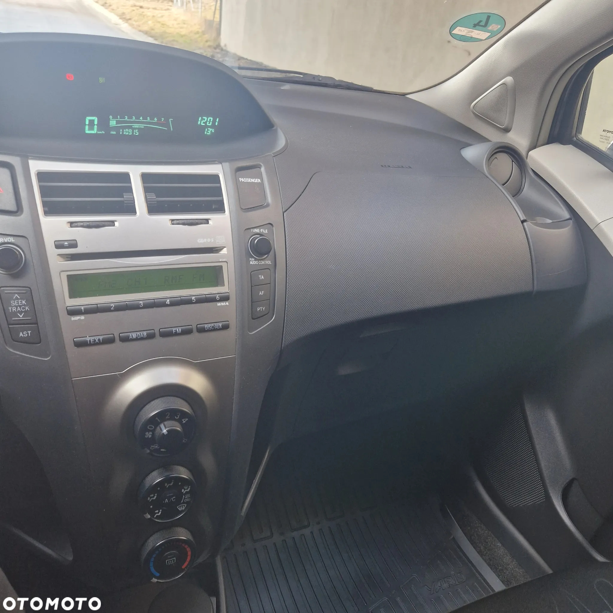 Toyota Yaris 1.33 VVT-i Sol - 13
