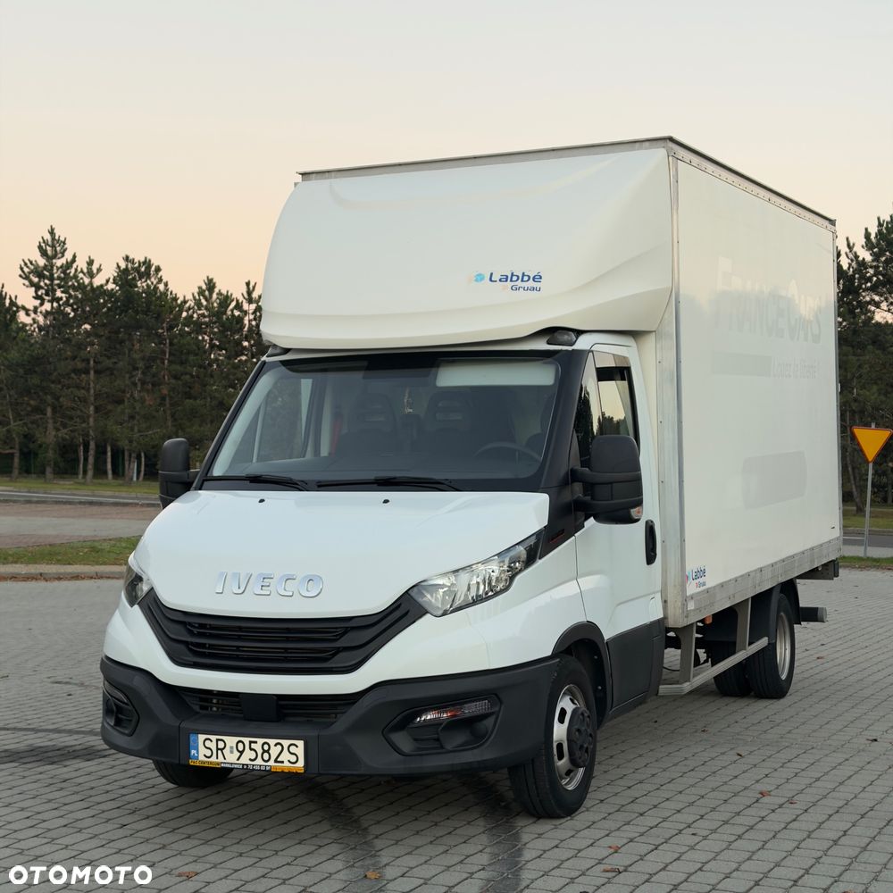Iveco Daily 2022 photo 2