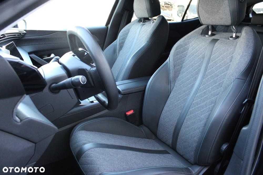Peugeot 408 - 9