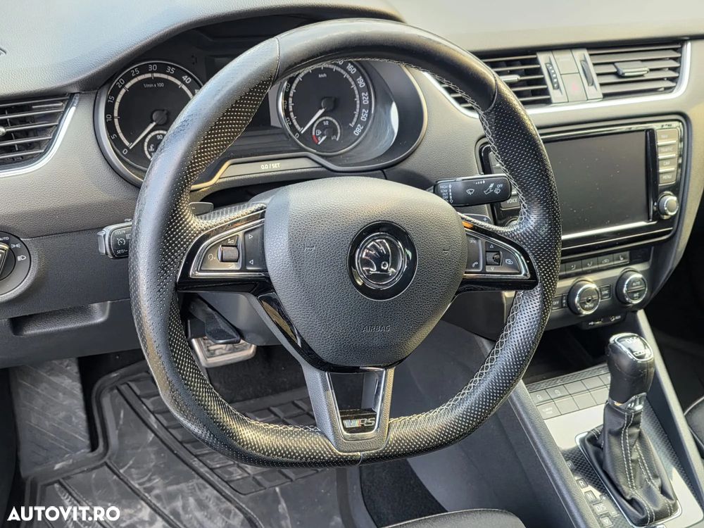 Skoda Octavia 2.0 TDI DSG RS - 16