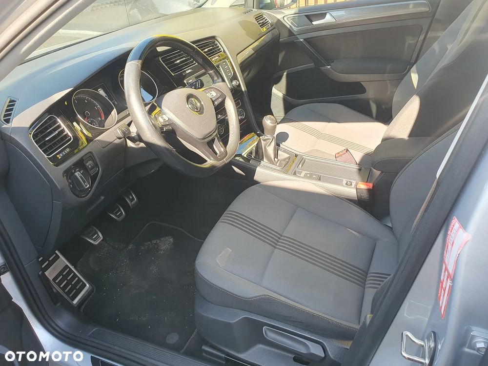 Volkswagen Golf 1.6 TDI BlueMotion Technology Allstar - 12