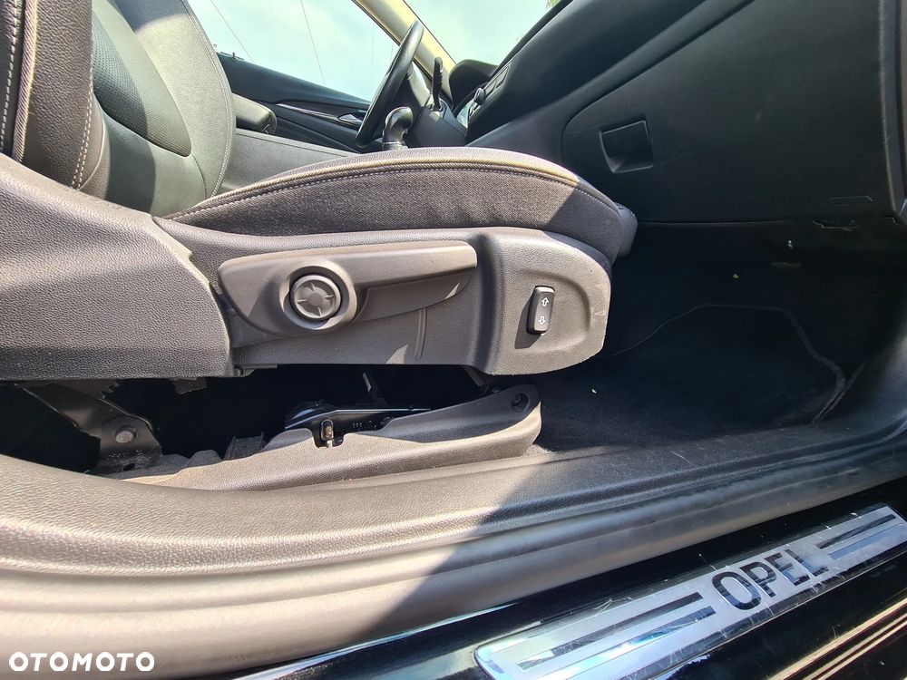 Opel Insignia - 33