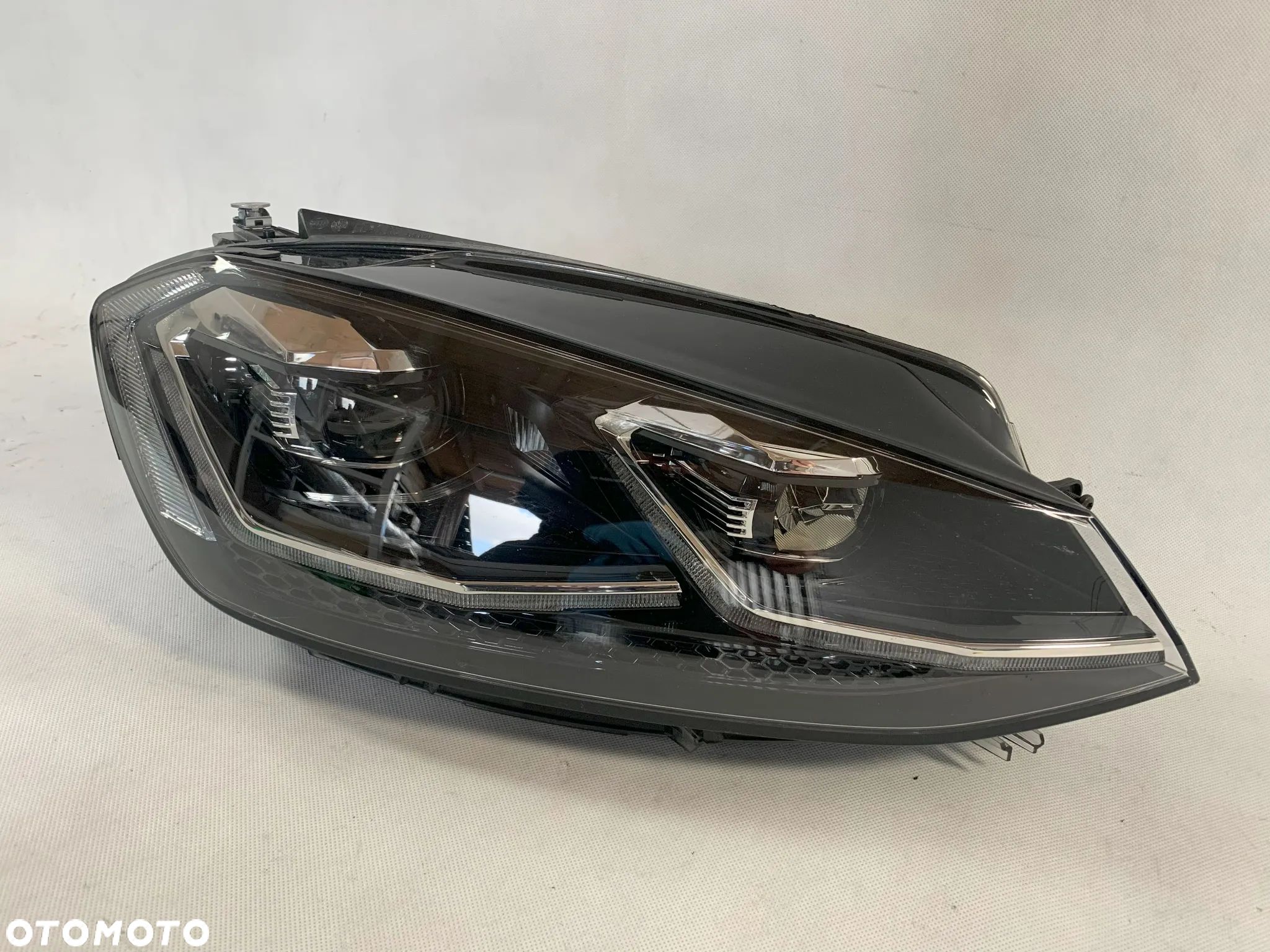 Volkswagen Golf 7 VII R FL 17r LED Reflektor prawy lampa prawa 2017 VW - 1