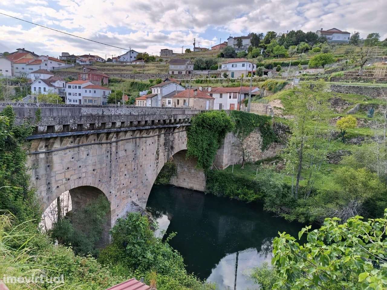Venda! Apartamento T3+1, com excelentes vistas de rio, em São Pedro do - Grande imagem: 2/23