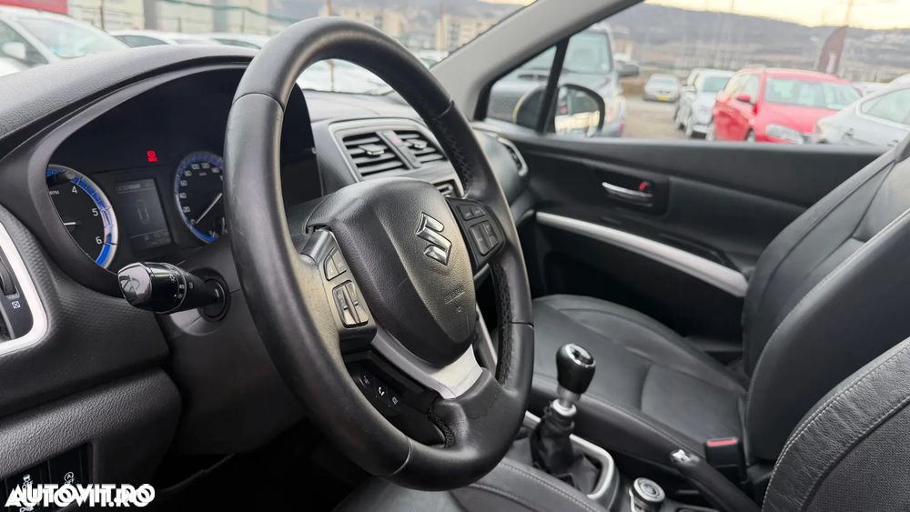 Suzuki S-Cross - 12