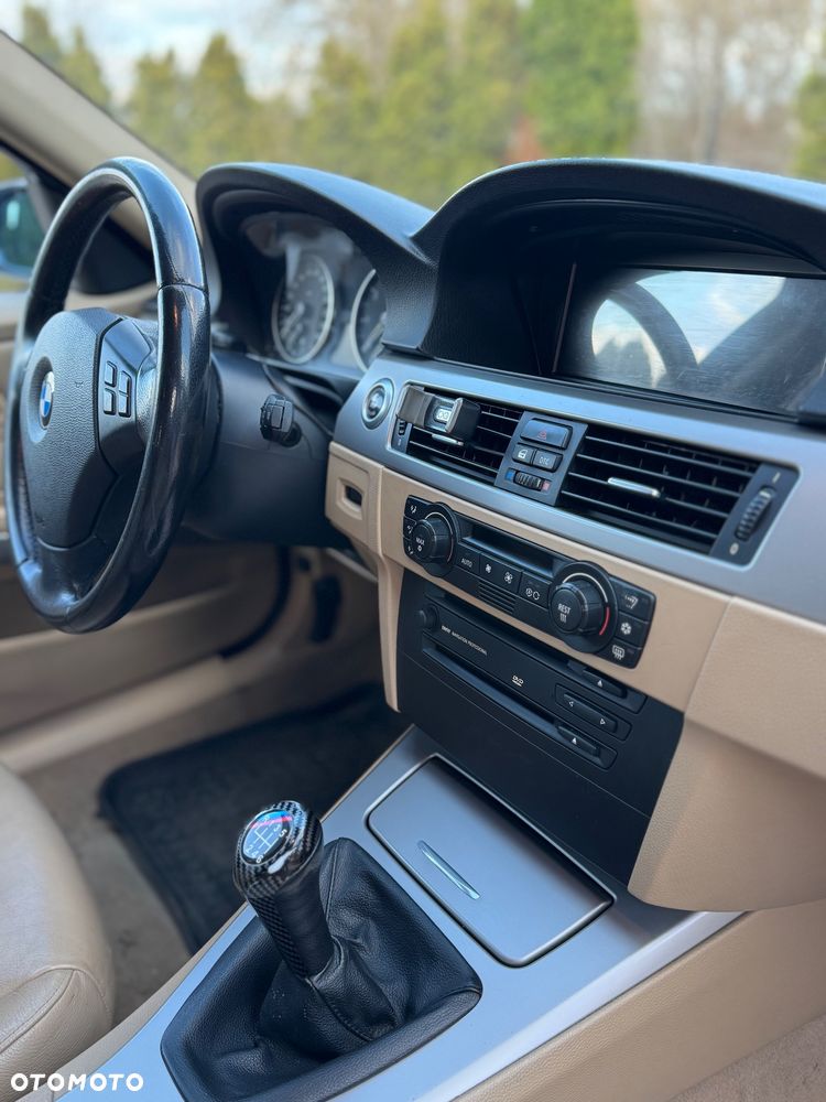 BMW Seria 3 320i - 16