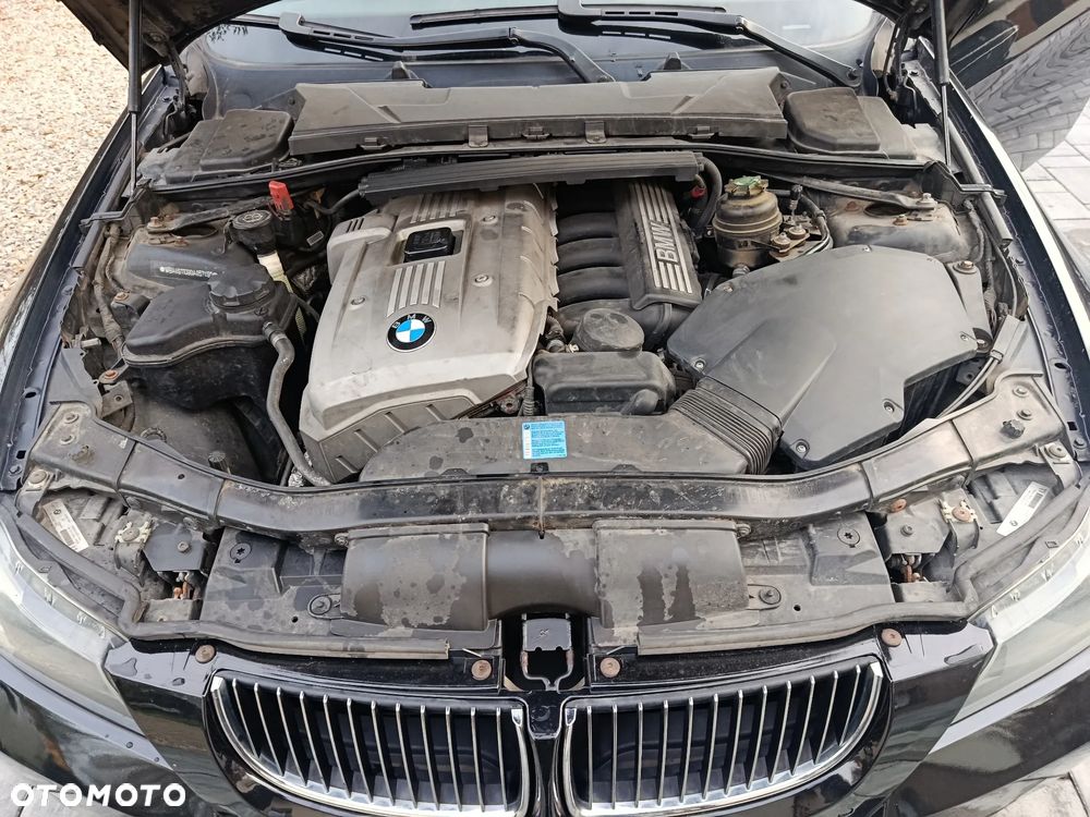 BMW Seria 3 325i - 24