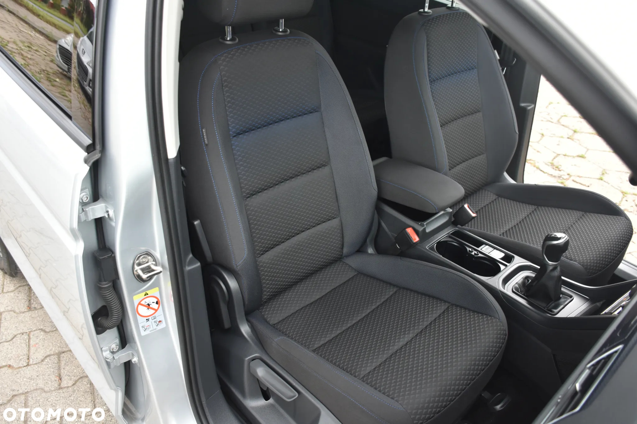 Volkswagen Touran 2.0 TDI SCR UNITED - 21
