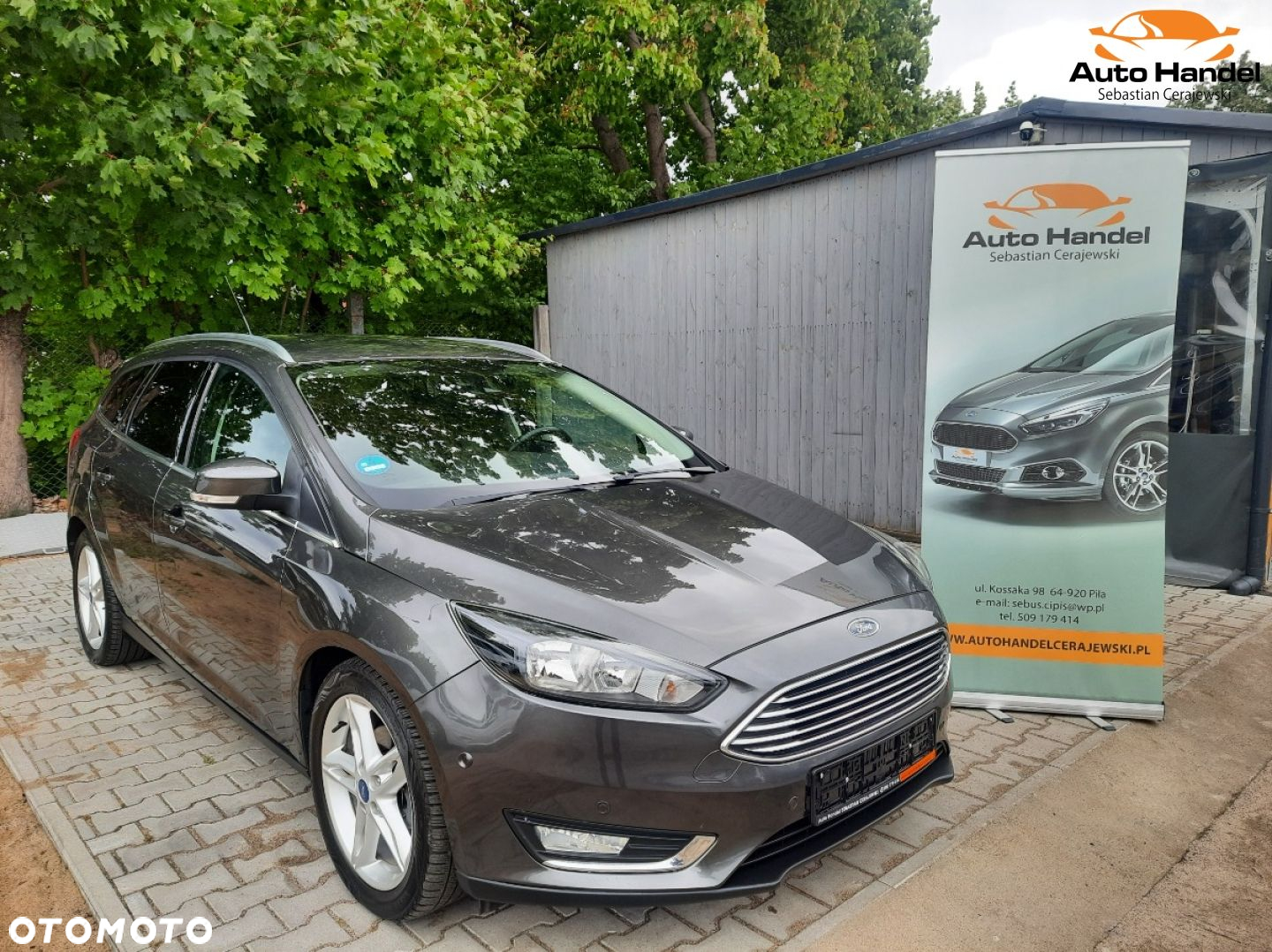 Ford Focus Turnier 1.0 EcoBoost Start-Stopp-System TITANIUM - 2