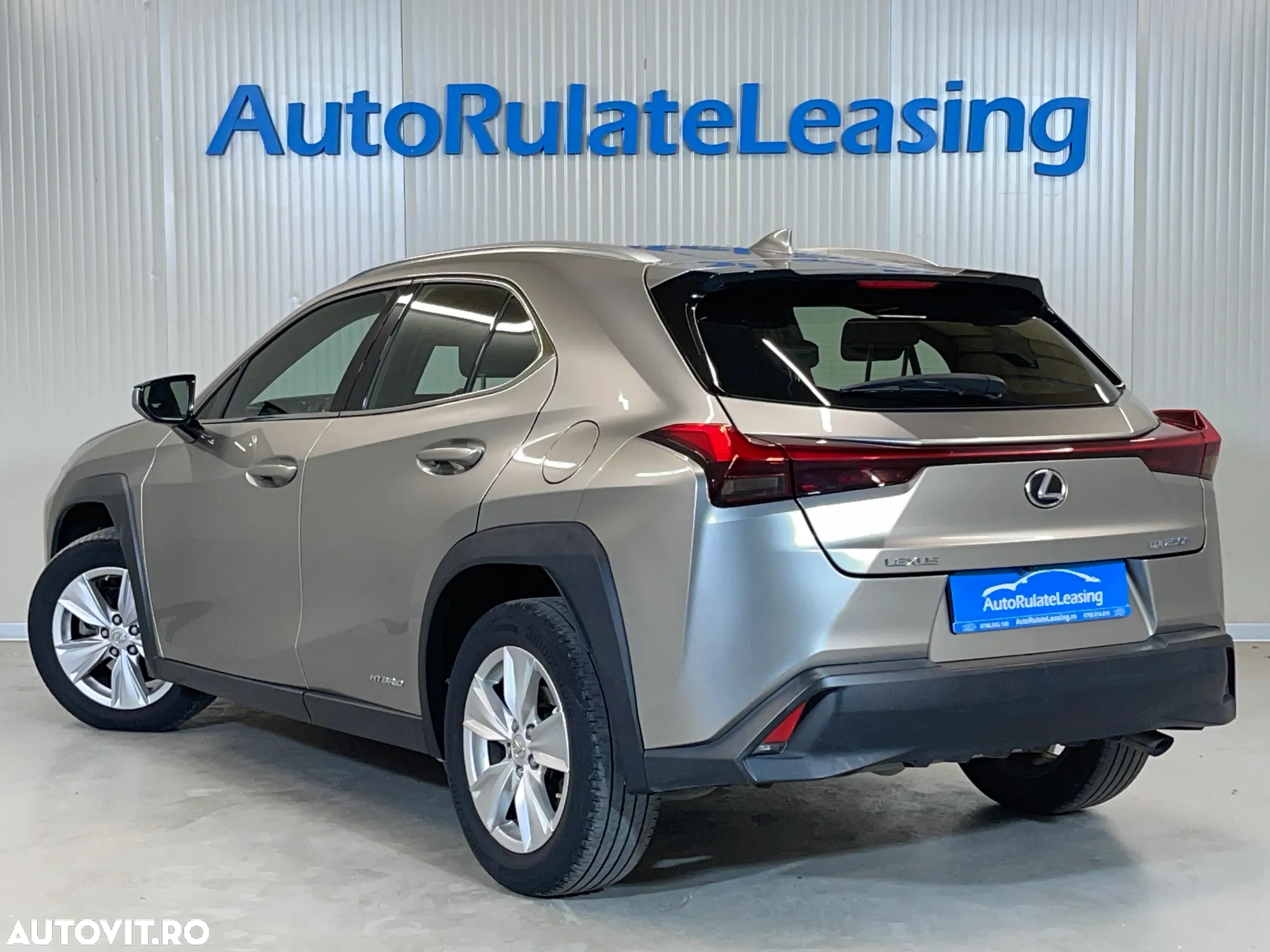 Lexus UX 250h 2.0L HEV 20H- (178 HP) 4X2 CVT Business - 4