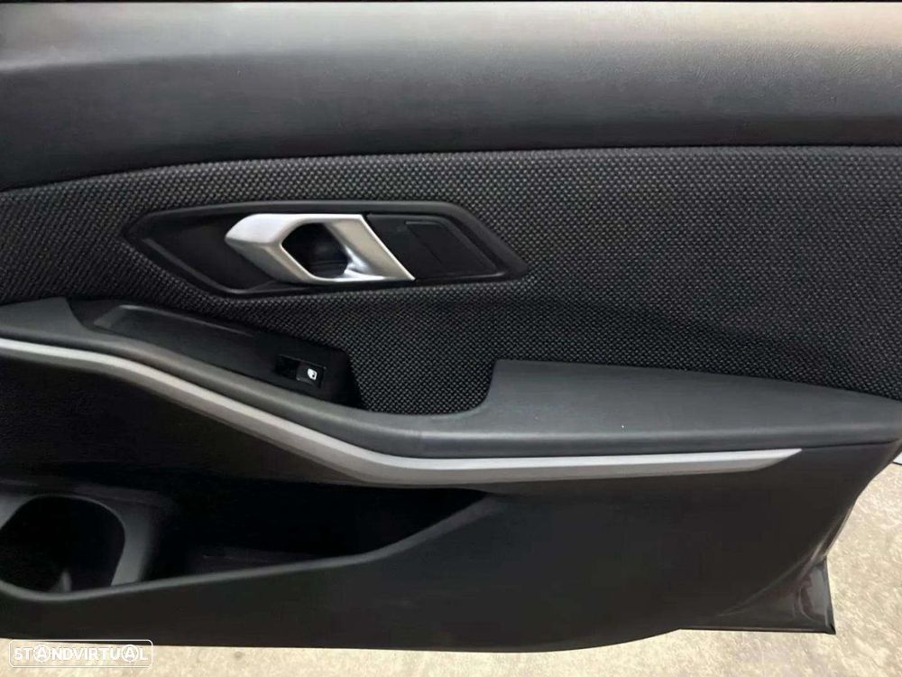 BMW 330 e Corporate Edition Auto - 23