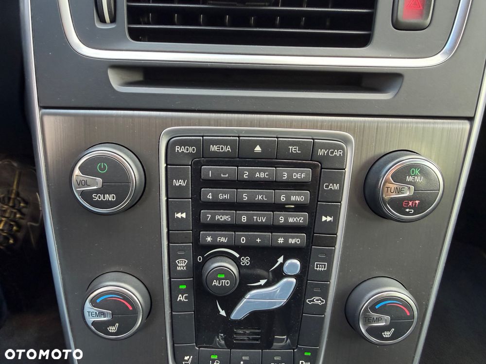 Volvo V60 D3 Geartronic Summum - 26