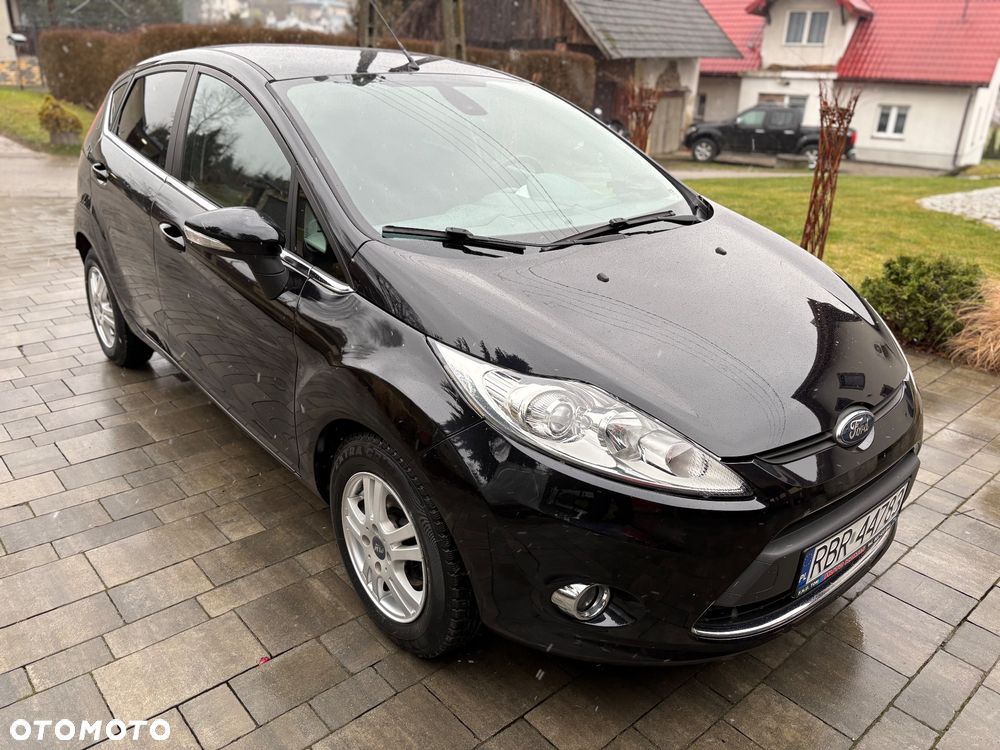 Ford Fiesta 1.6 TDCI Champions Edition - 4