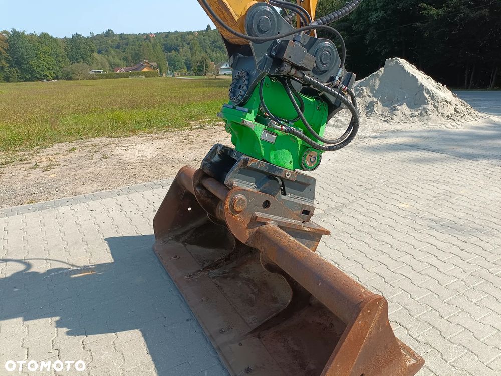 Caterpillar M313D - 8