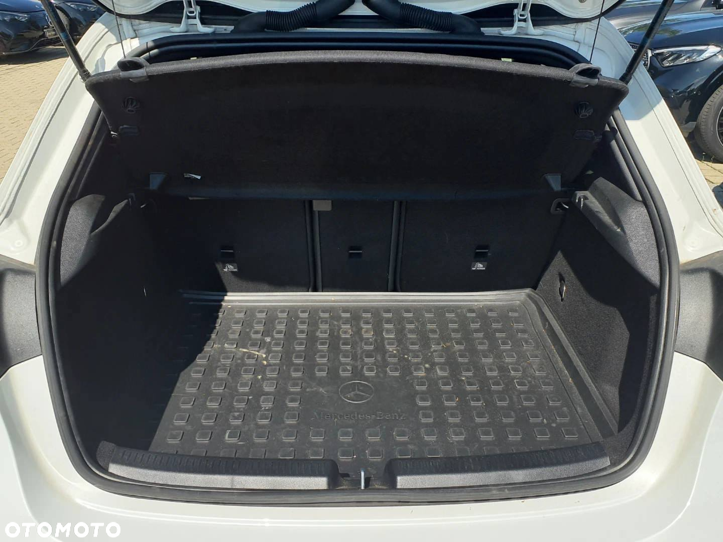 Mercedes-Benz Klasa A 35 AMG 4-Matic 7G-DCT - 14