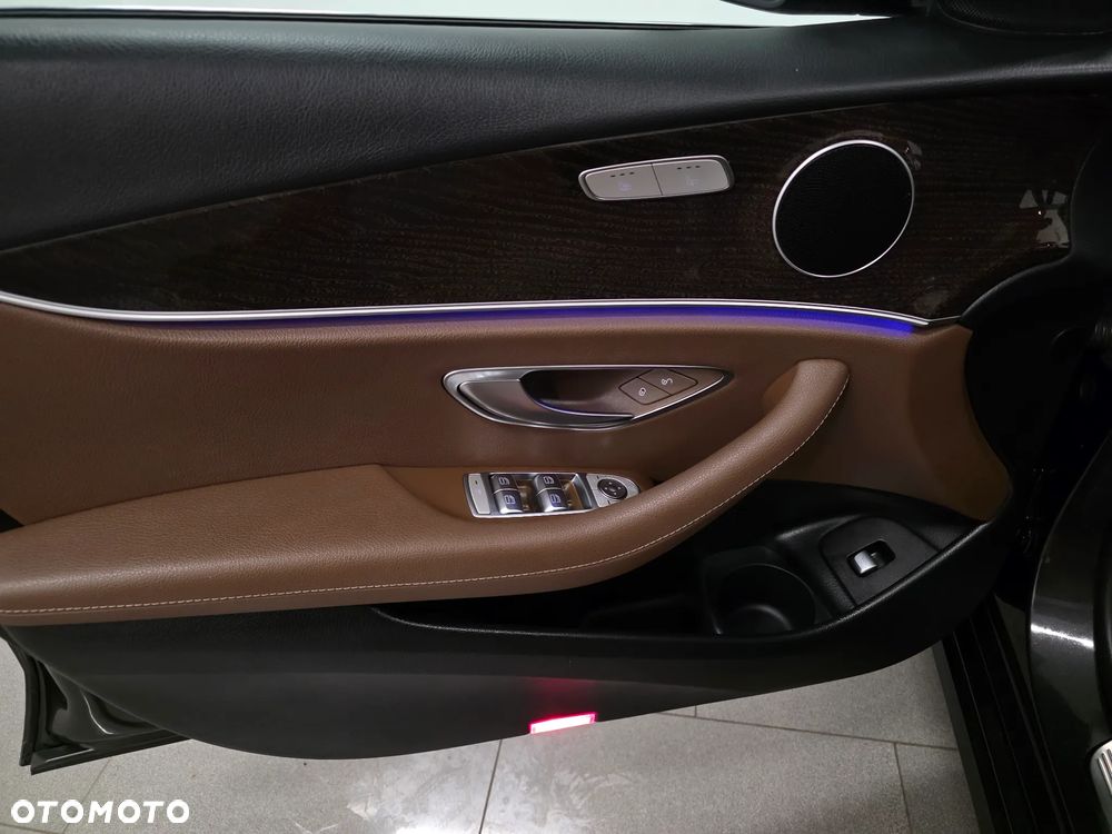 Mercedes-Benz Klasa E 300 de 9G-TRONIC AMG Line - 24