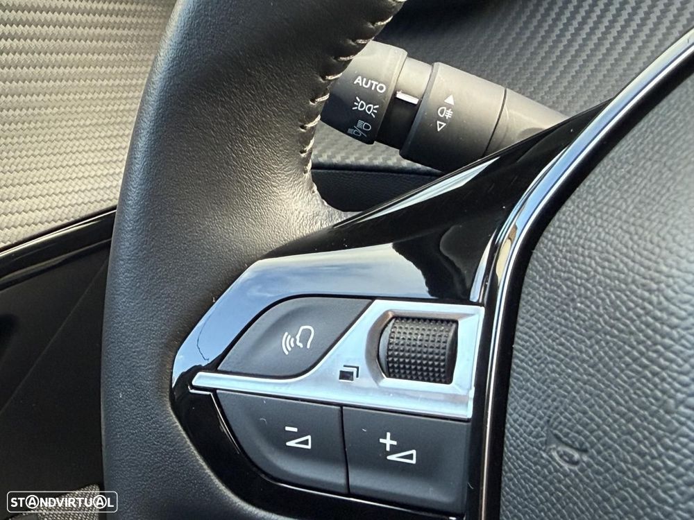 Peugeot 208 PureTech 100 Style - 24