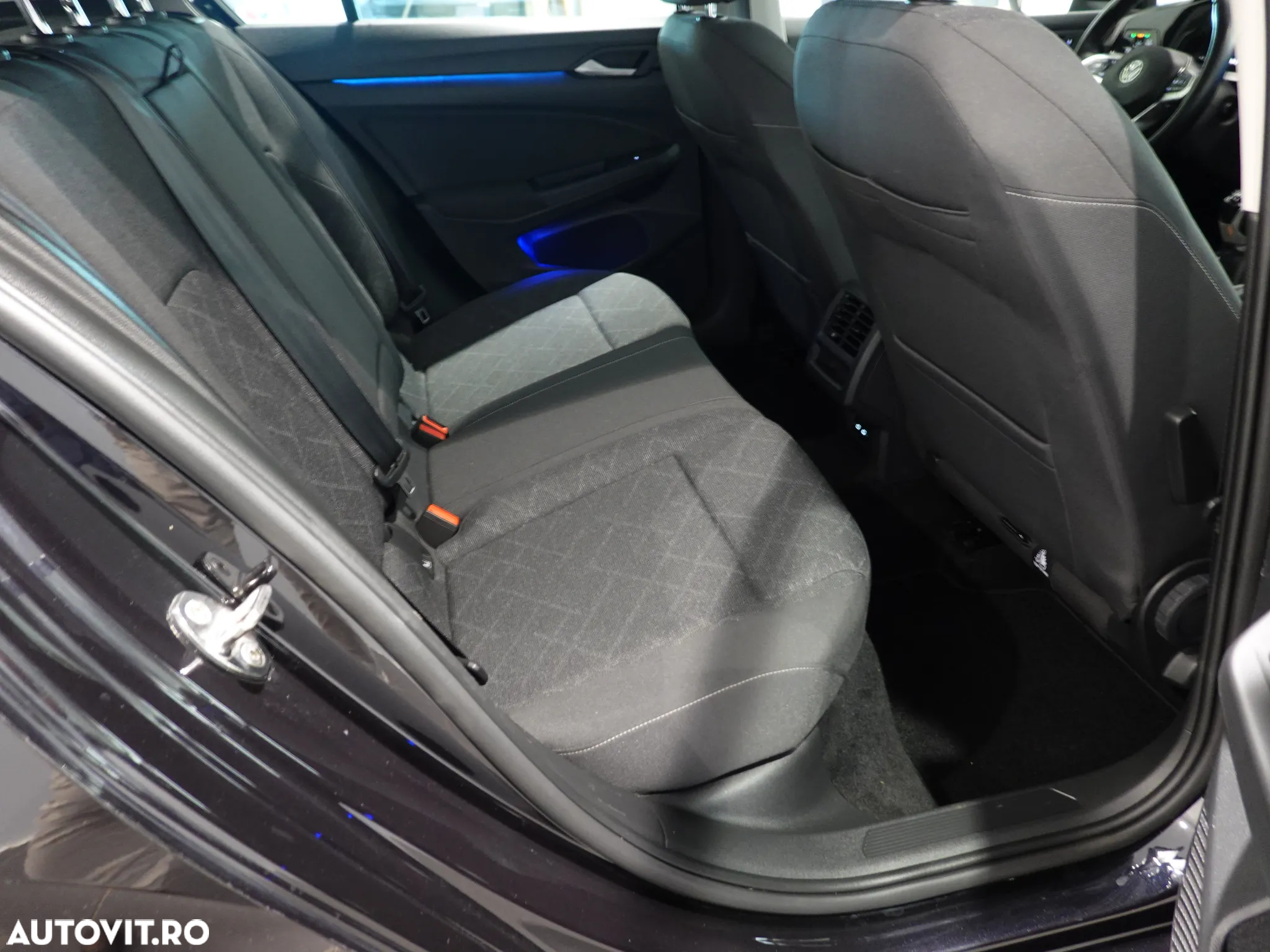 Volkswagen Golf 2.0 TDI Life - 12